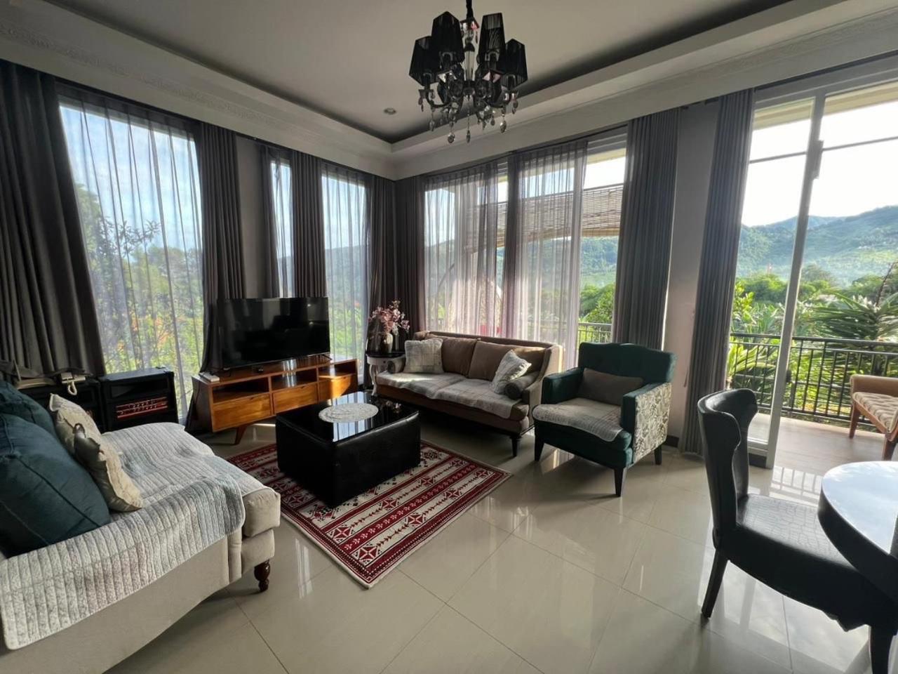 Avilla Puncak Buitenkant foto
