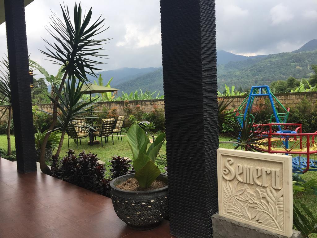 Avilla Puncak Buitenkant foto