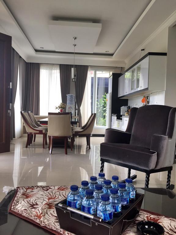 Avilla Puncak Buitenkant foto